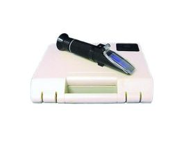 REFRACTOMETER CLINICAL