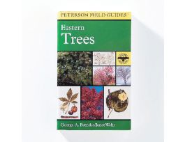 BOOK EASTERN TREES (PETERSON GUIDE)