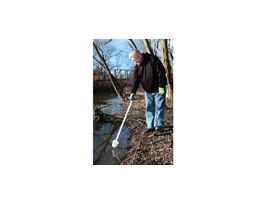Long-handled HDPE dipper 32 oz with 6' 1 piece handle