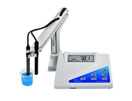 BENCHTOP WATER QUALITY METER