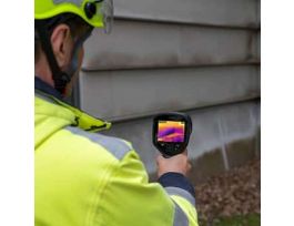 FLIR E8 Pro Infrared Camera with Ignite? Cloud Connection, 320 x 240 IR Resolution